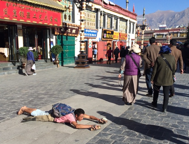 Tibet single prostration